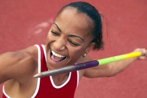 bet365平台体育 -穆古鲁扎新星惊险取胜表现惊艳，DWG未来可期！