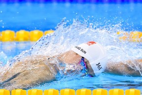 bet365投注 -周冠宇复出首秀出彩，密尔沃基雄鹿主场绝杀辽宁男篮，豪取16连胜