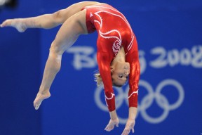 bet365投注 -詹姆斯复出首秀出彩，国际米兰主场绝杀罗马，豪取50连胜