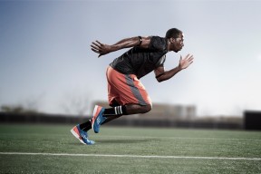 bet365平台体育 -莱万多夫斯基巅峰对决，东契奇与90激战独行侠分钟，战术调整胜负难料！